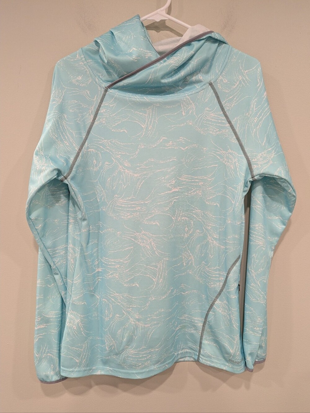 Patagonia Sunshade Hoody In Aqua Size Medium